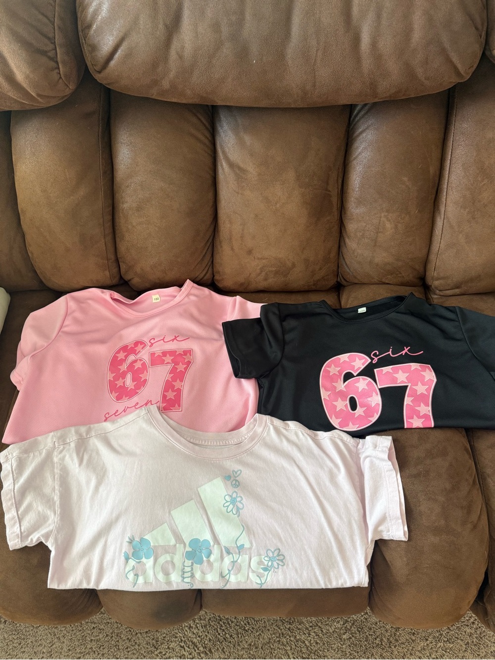 Graphic Tee - lot size 10/12
